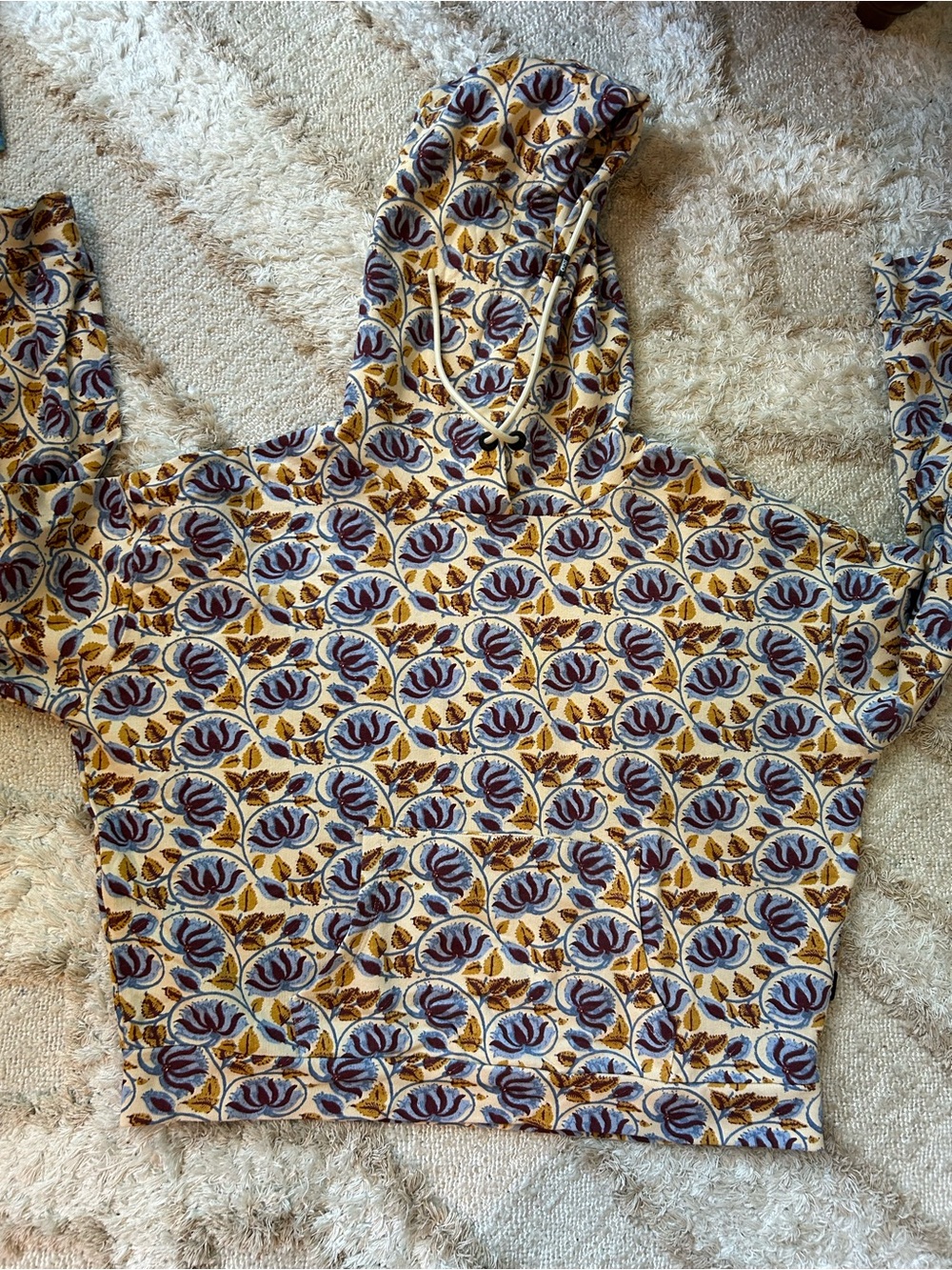 Picture Organic hoodie title nine
